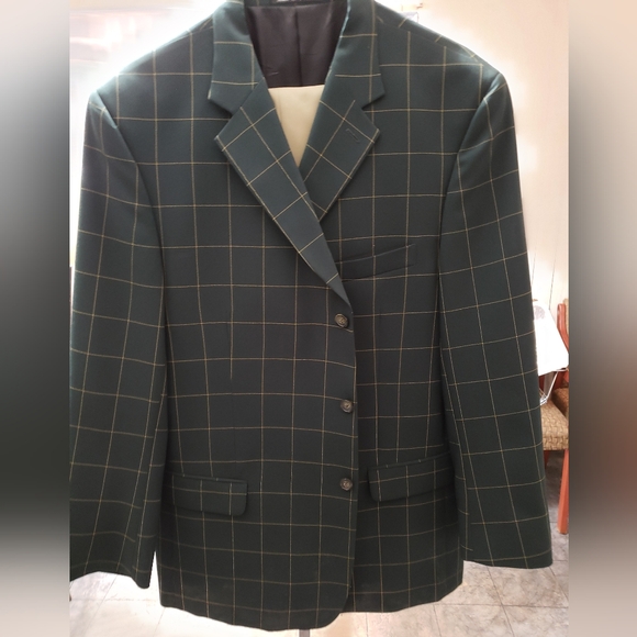 Mans suit. DO NOT BUNDLE!!! - Picture 1 of 6